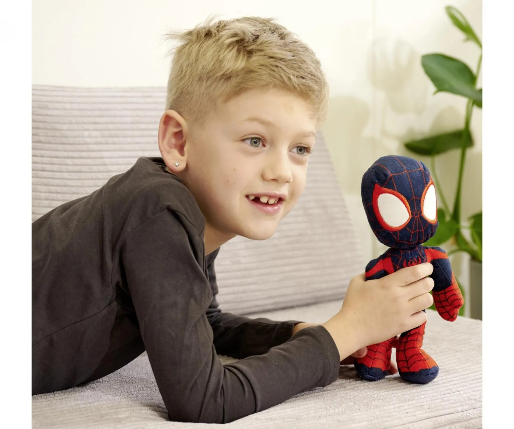 Disney Marvel Miles Morales, GID 25cm