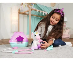 Mallette de médecin avec licorne en peluche